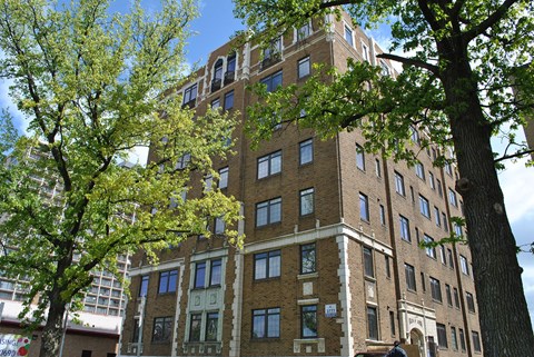 The Enclave at Meridian apartments in Indianapolis, IN