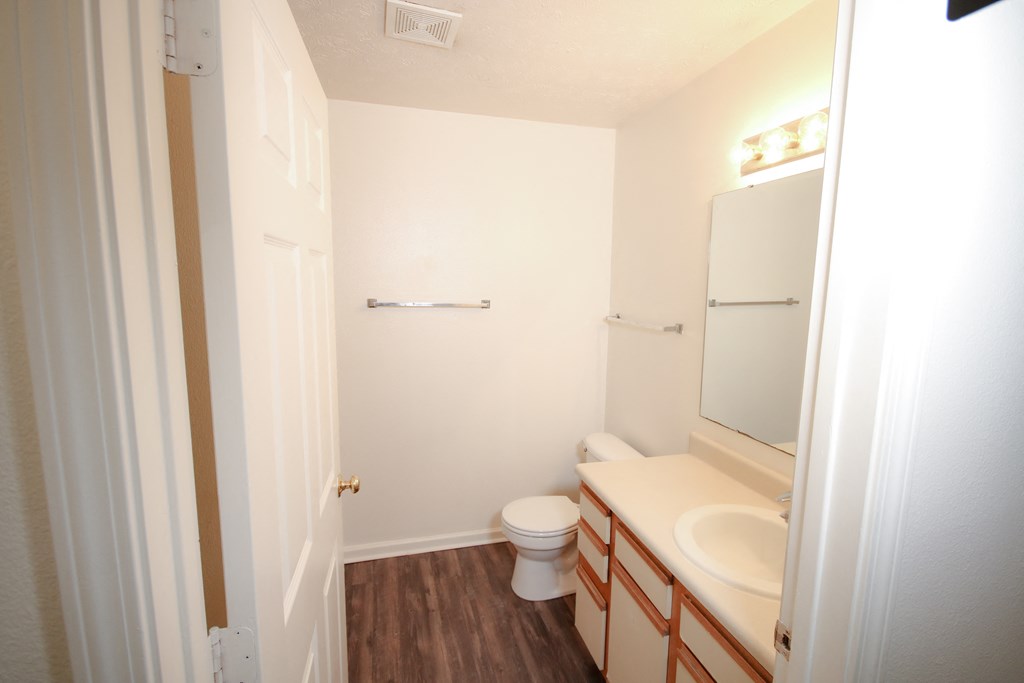 bathroom at batesville apartments