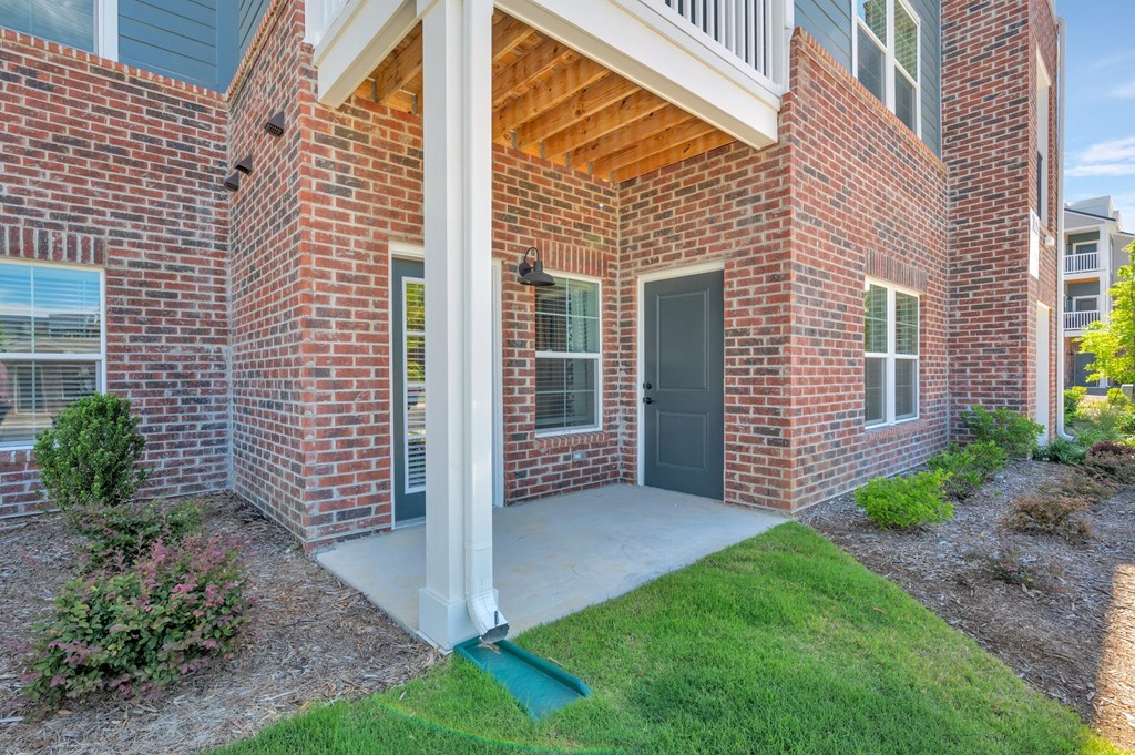 a front patio at spire apartments in charlotte nc