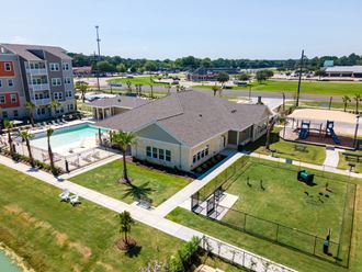 Aerial view Promenade clubhouse