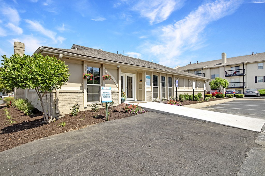 Leasing Center External View at Southridge, Kansas City, KS, Kansas, 66103