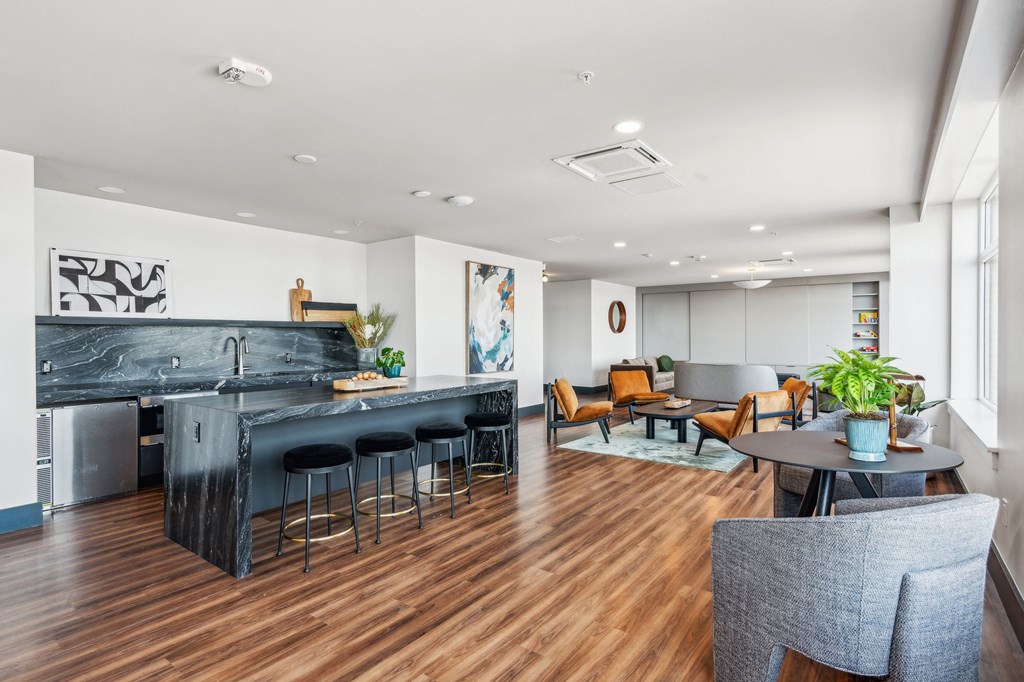 The Casco Sky Lounge Portland Apartment