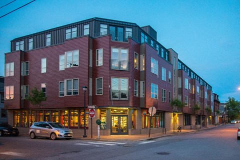 the building in which the hotel is located