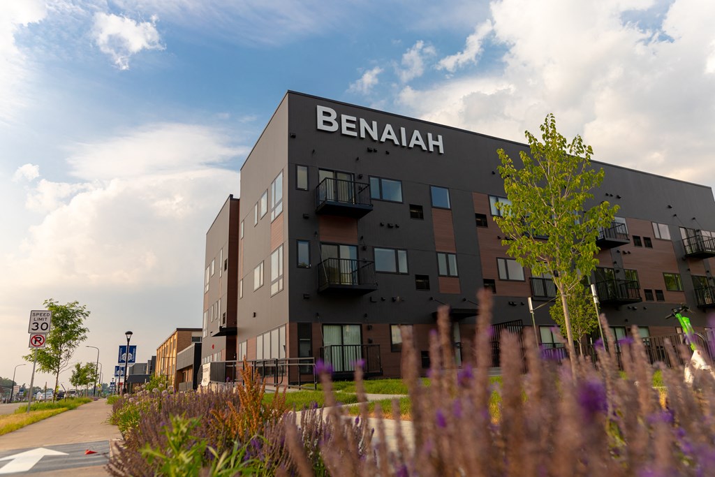 a building with the words bennalha on the side of it