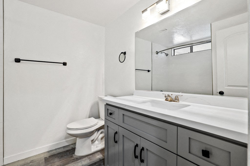 Hamilton Courtyard Apartments