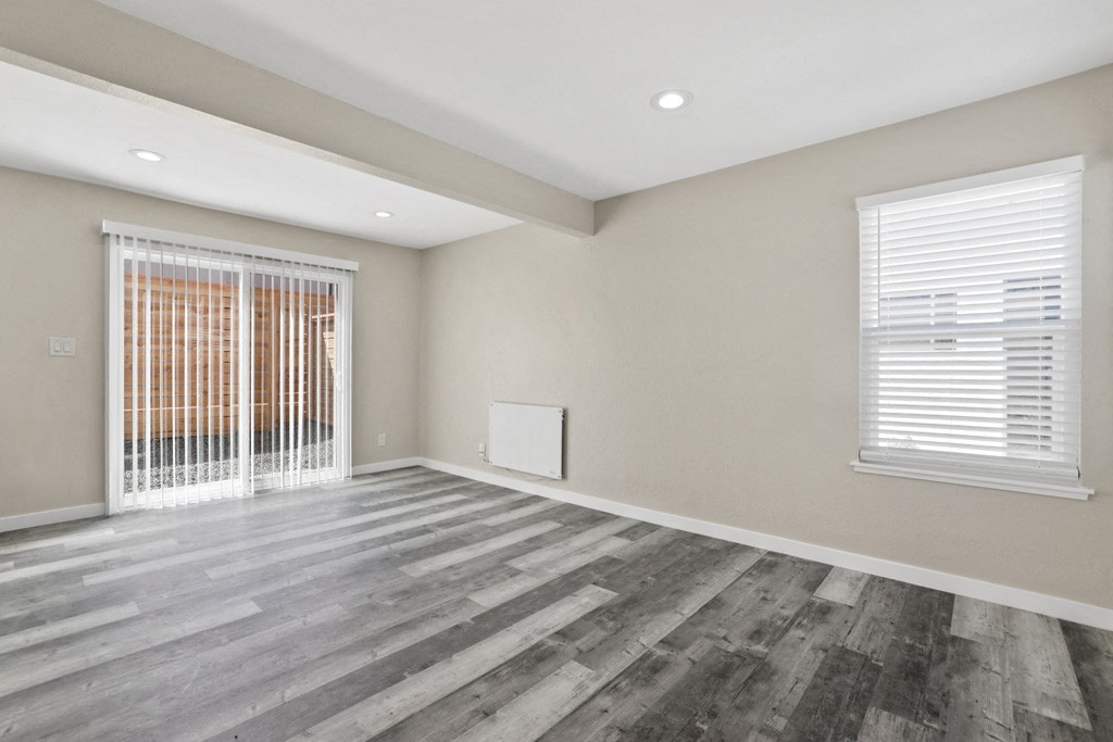 Hamilton Courtyard Apartments