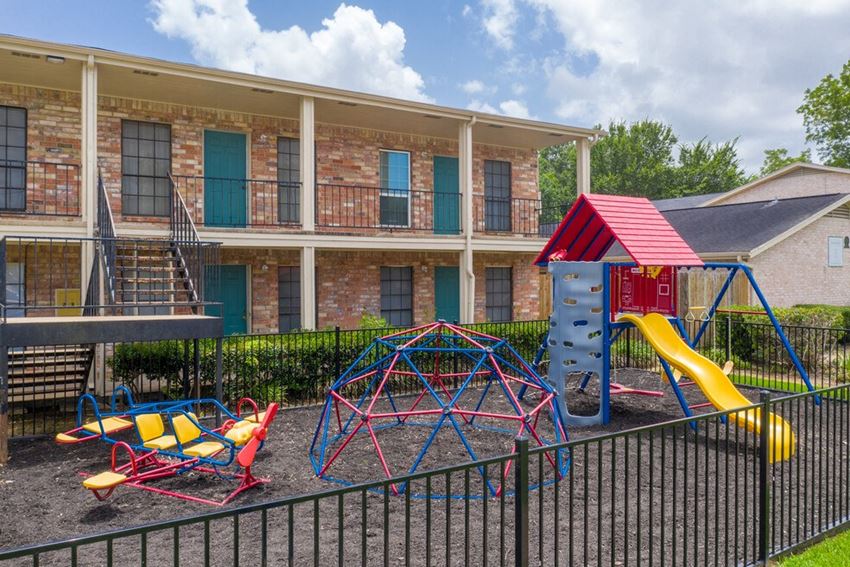 Broadway Apartments, 2329 Broadway St., Beaumont, TX RentCafe