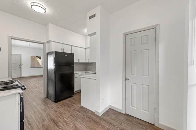1-bedroom apartment at Oaks At Spring Valley Apartments in Richardson, TX