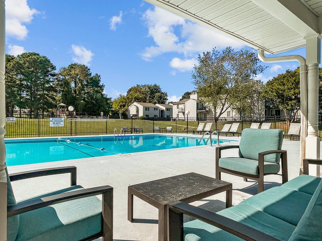 poolside chairs at Rosen at North Hills, Raleigh, North Carolina