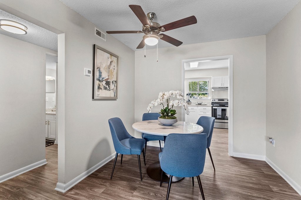 dining room with table and chairs at Rosen at North Hills, Raleigh, NC, 27609
