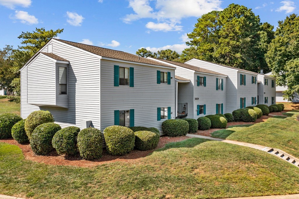 apartment exterior with new paint at Rosen at North Hills, Raleigh, NC, 27609