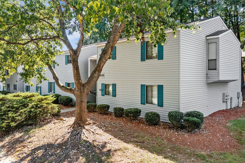 apartment exterior with new paint at Rosen at North Hills, North Carolina