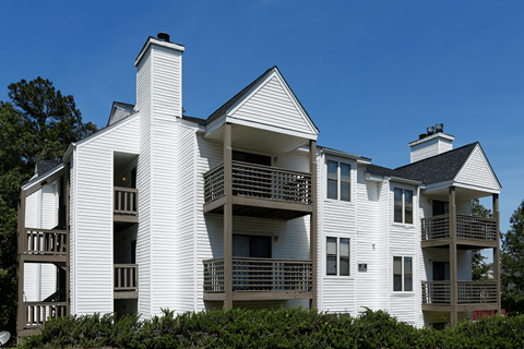 Exterior View at The Hampton, Fayetteville, NC