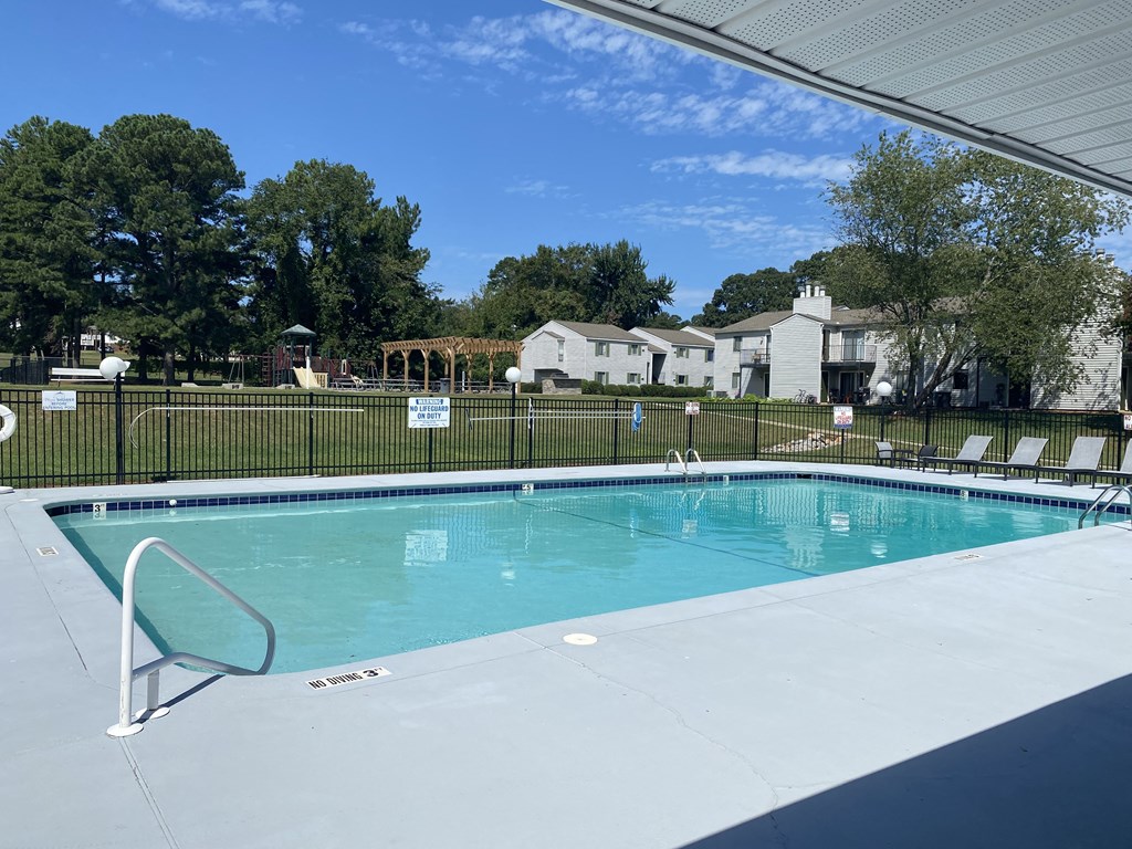 large pool at Rosen at North Hills, Raleigh
