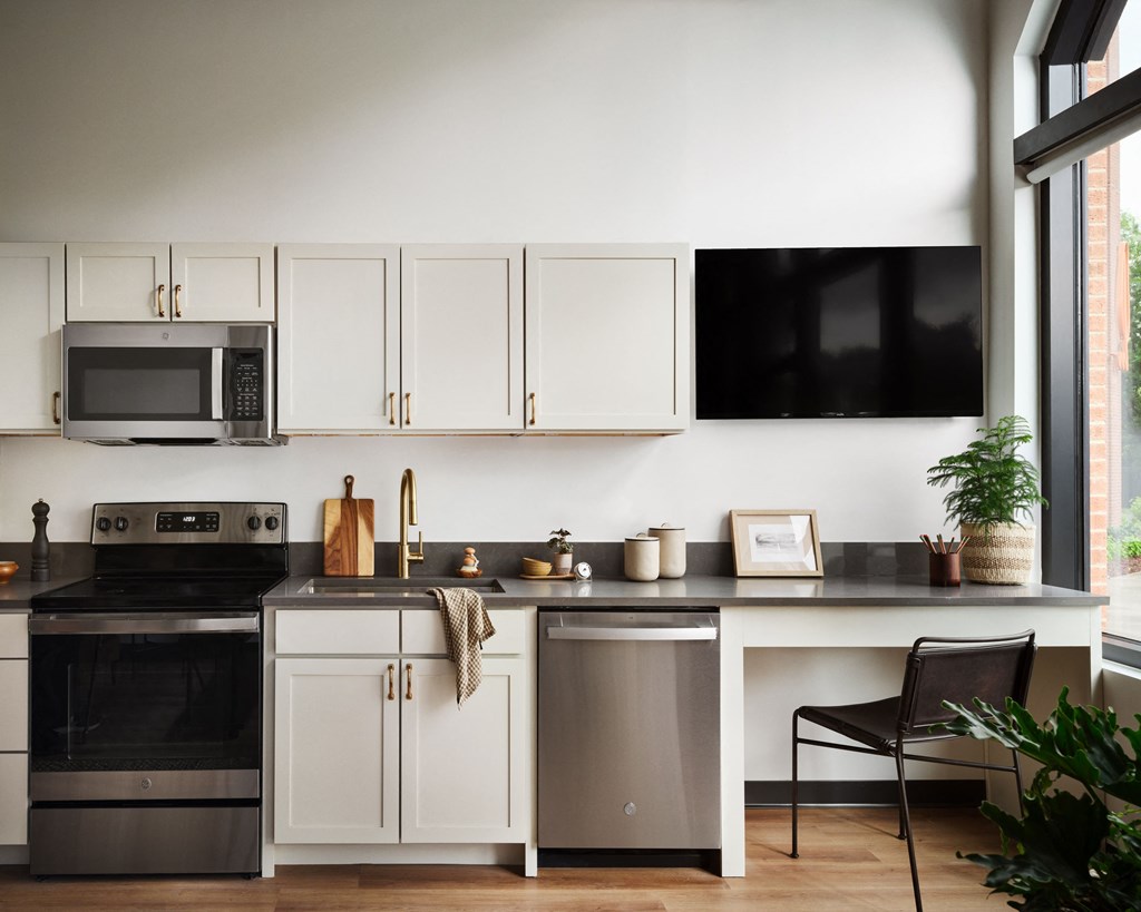 Memoir Wedgewood Houston