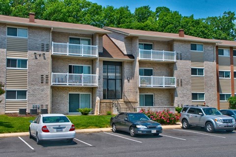 Harbour Manor White Brick Exterior