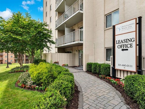 Leasing Office Entrance