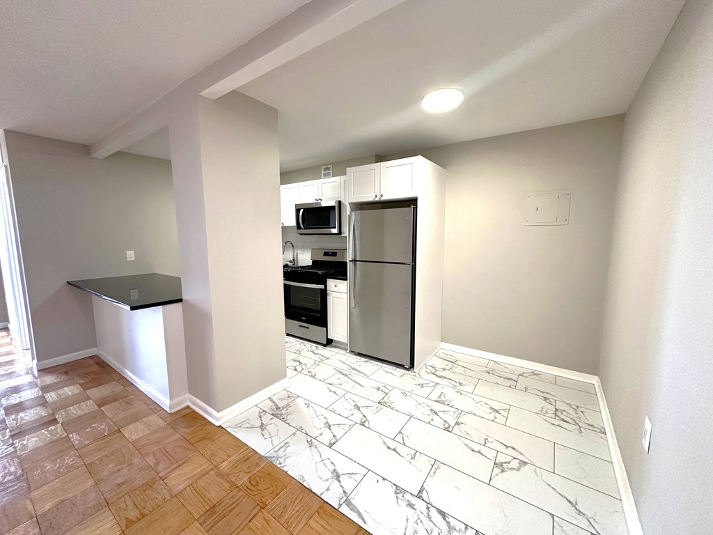 Renovated Eat-in Kitchen