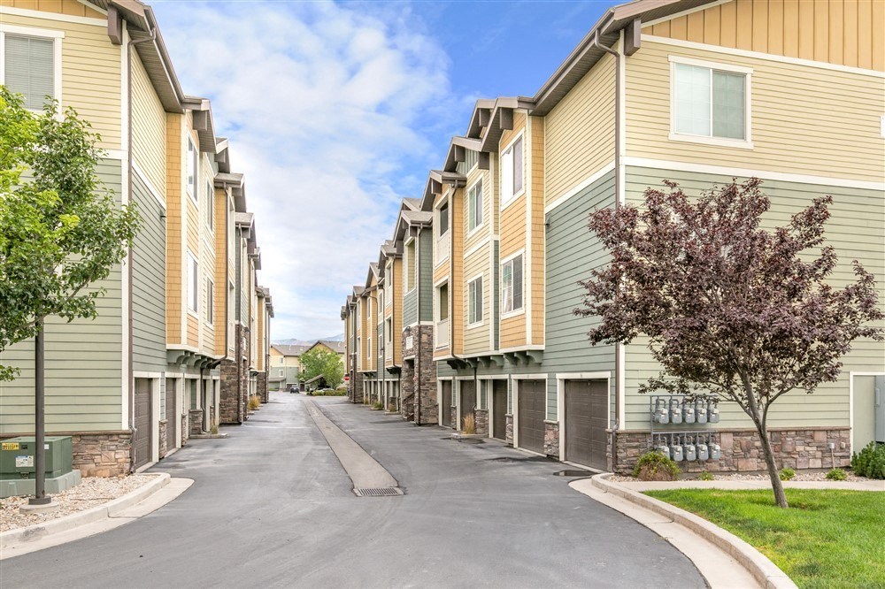 Exterior photo of Aldara Apartments in Saratoga Springs, Utah