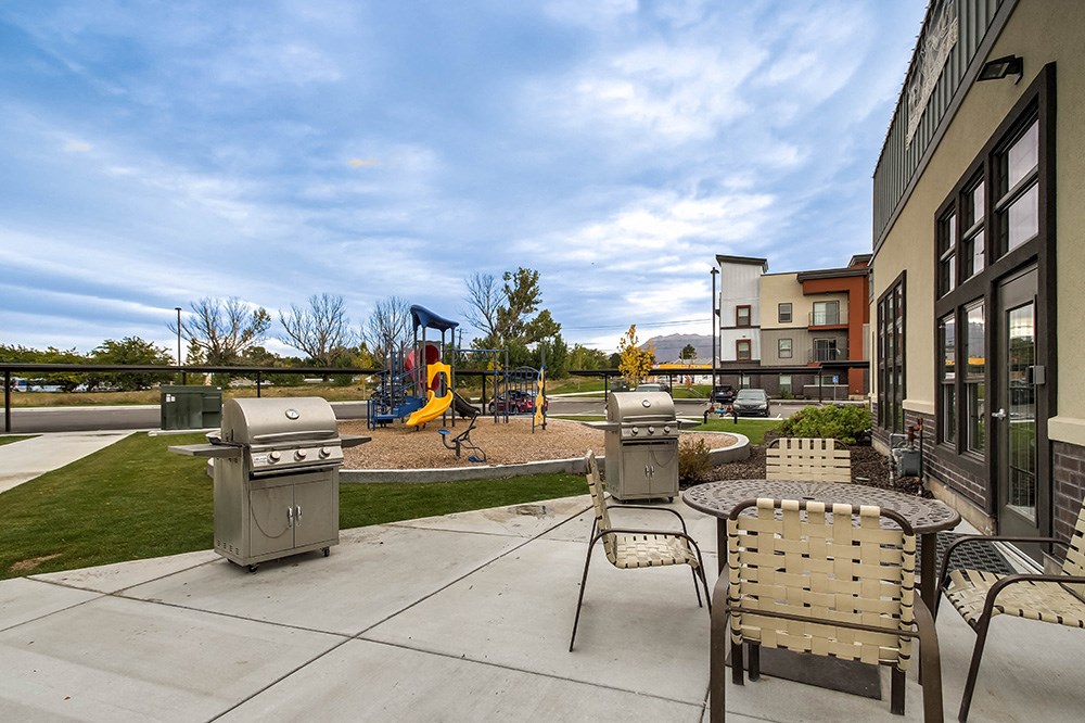 the enclave at homecoming terra vista patio