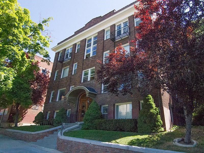 An exterior picture of Lotus Cityline Apartments in Downtown Salt Lake City, Utah