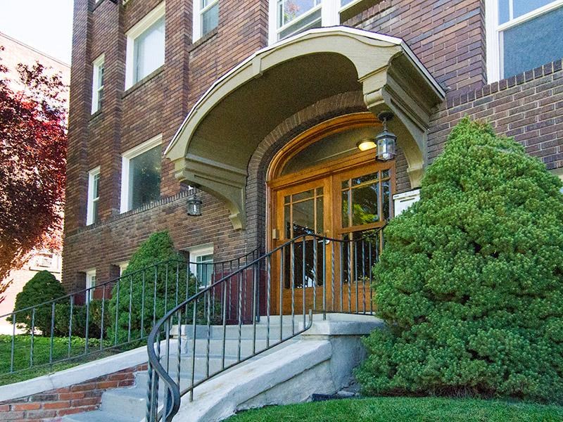 An exterior picture of Lotus Cityline Apartments in Downtown Salt Lake City, Utah