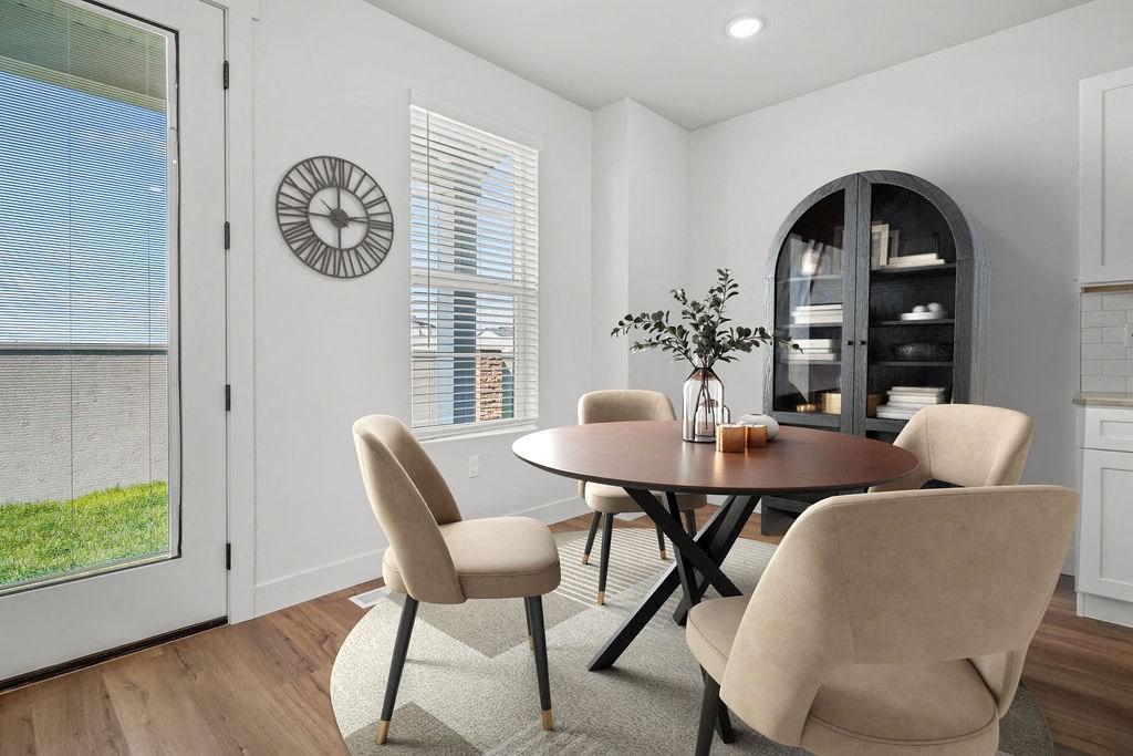 Crestview at Highland | Townhomes for rent in Highland, UT dining room at Crestview at Highland townhomes in Highland, UT