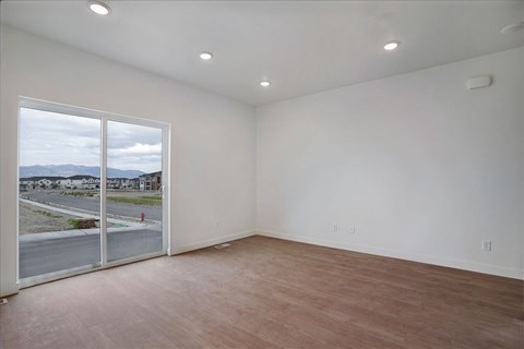 1124 N. Franks Drive 3-4 Beds Apartment for Rent