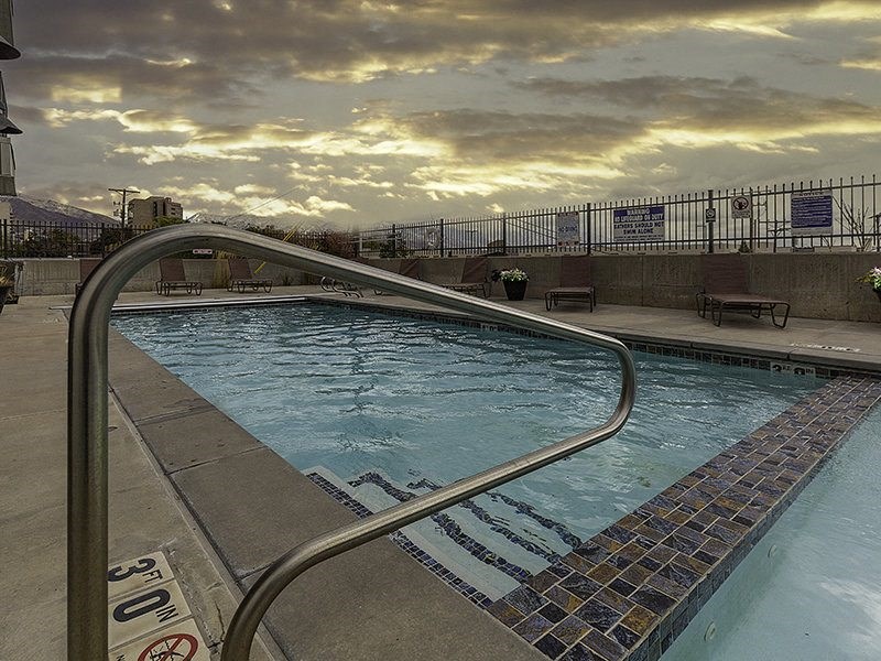 photo of the swimming pool and hot tub at The Lotus Apartments in Downtown Salt Lake City, Utah