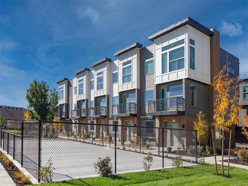Vaseo Townhomes - 2 and 3 Bedroom Townhomes For Rent in Lehi, Utah - Exterior
