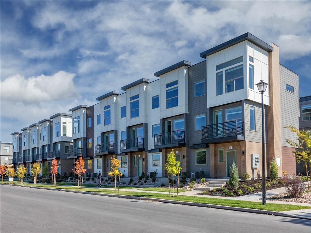Vaseo Townhomes - 2 and 3 Bedroom Townhomes For Rent in Lehi, Utah - Exterior