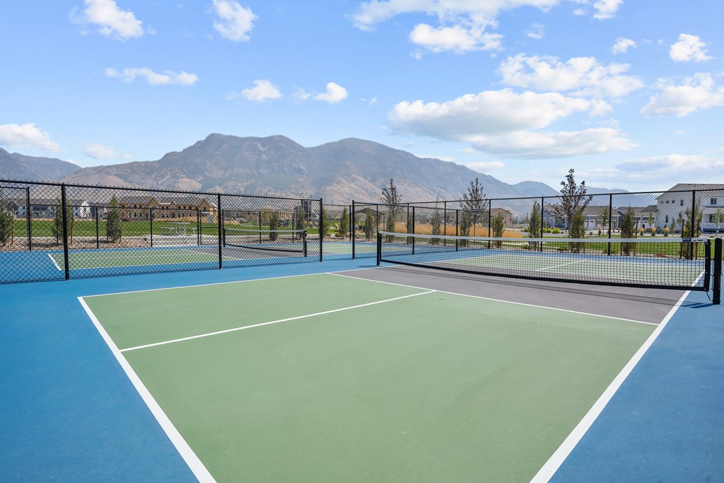 pickleball courts near Crestview at Highland townhomes in Highland, UT