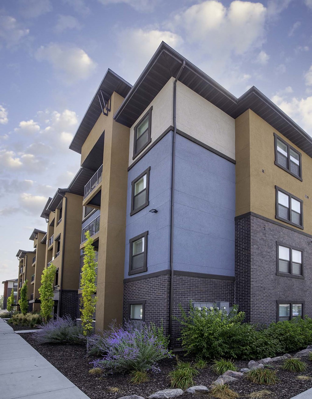 picture of an apartment building