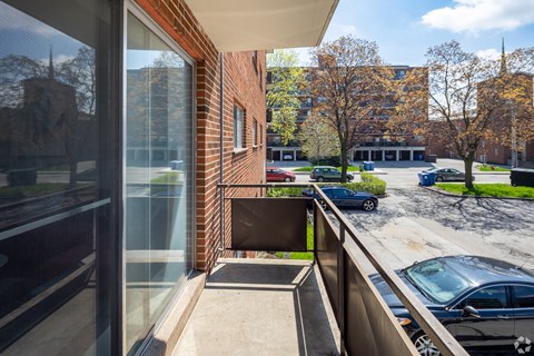 Balcony Right