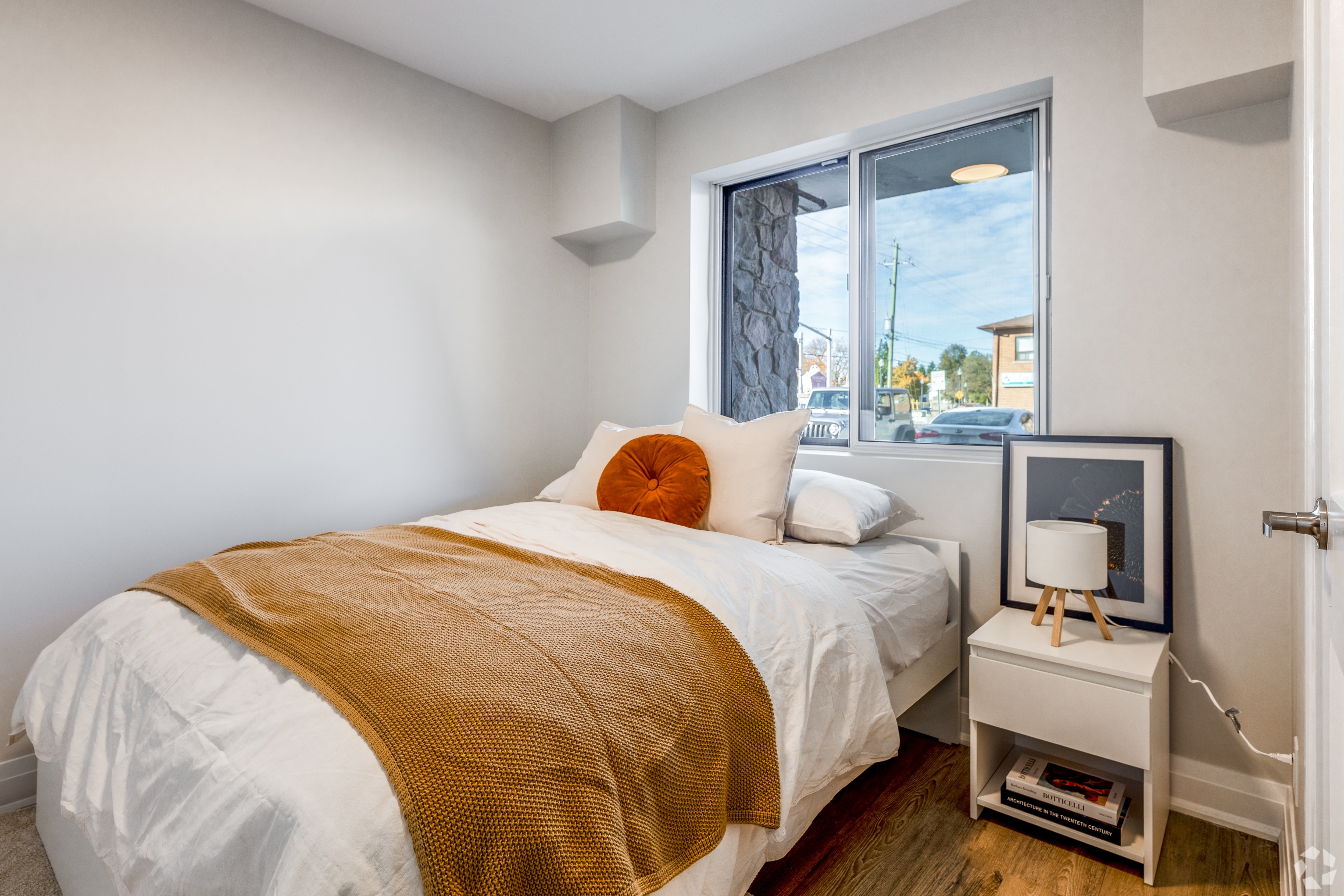 2 bedroom apartment - 38 King Street W, Stoney Creek - unit 703 2
