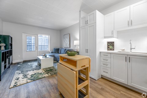 Kitchen (Out)
