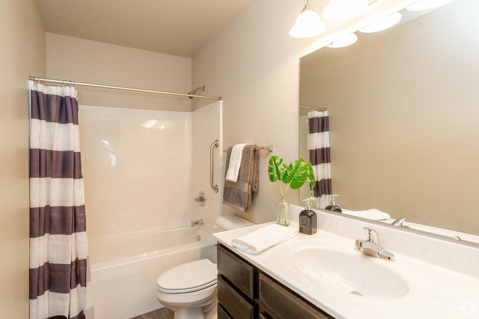 our apartments offer a bathroom with a shower