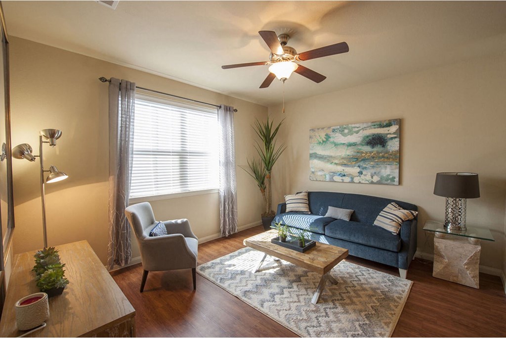 this is a photo of the living room of a 560 square foot, 1 bedroom apartment at