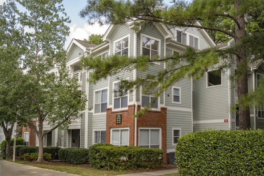 our apartments are located in a quiet area with trees and bushes