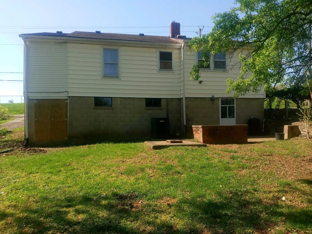 the back of the house is ready to be remodeled