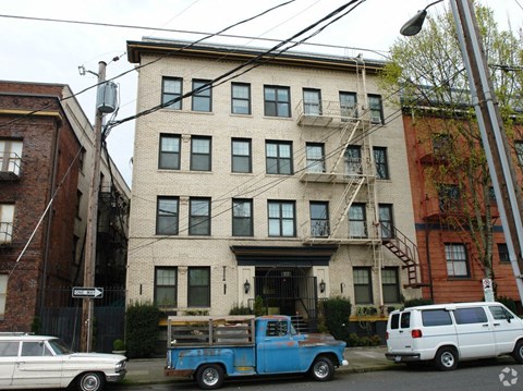 an apartment building in the city