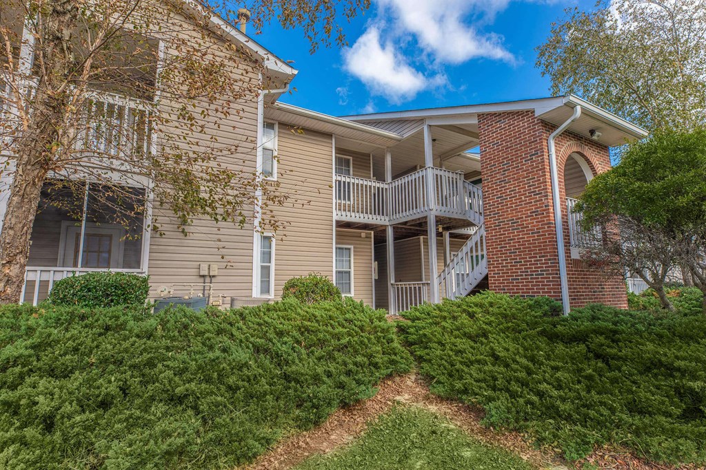 Grassy Area at Arbors at Windsor Lake, Columbia South Carolina   