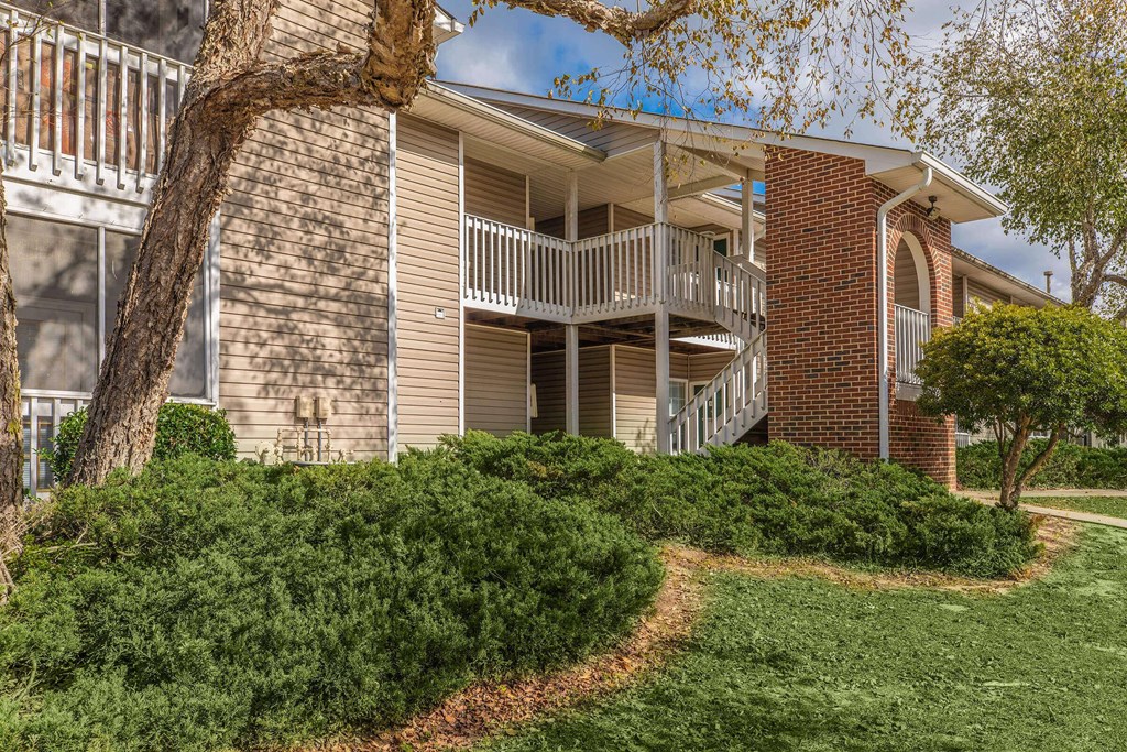 Lush Green Outdoor at Arbors at Windsor Lake, Columbia  