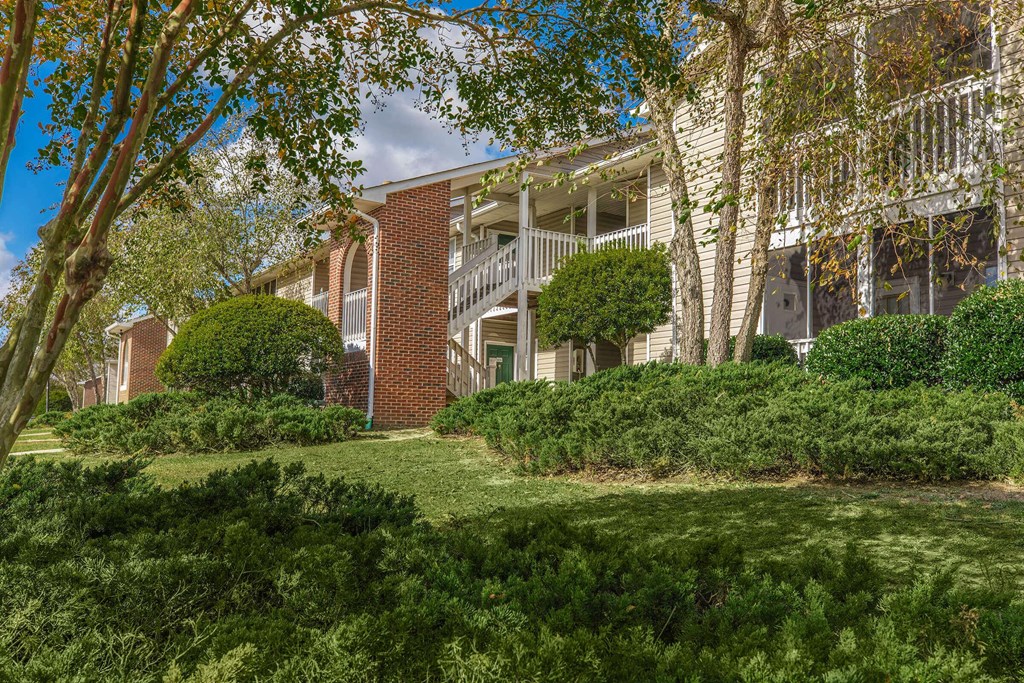 Lush Green Outdoor Spaces at Arbors at Windsor Lake, South Carolina   