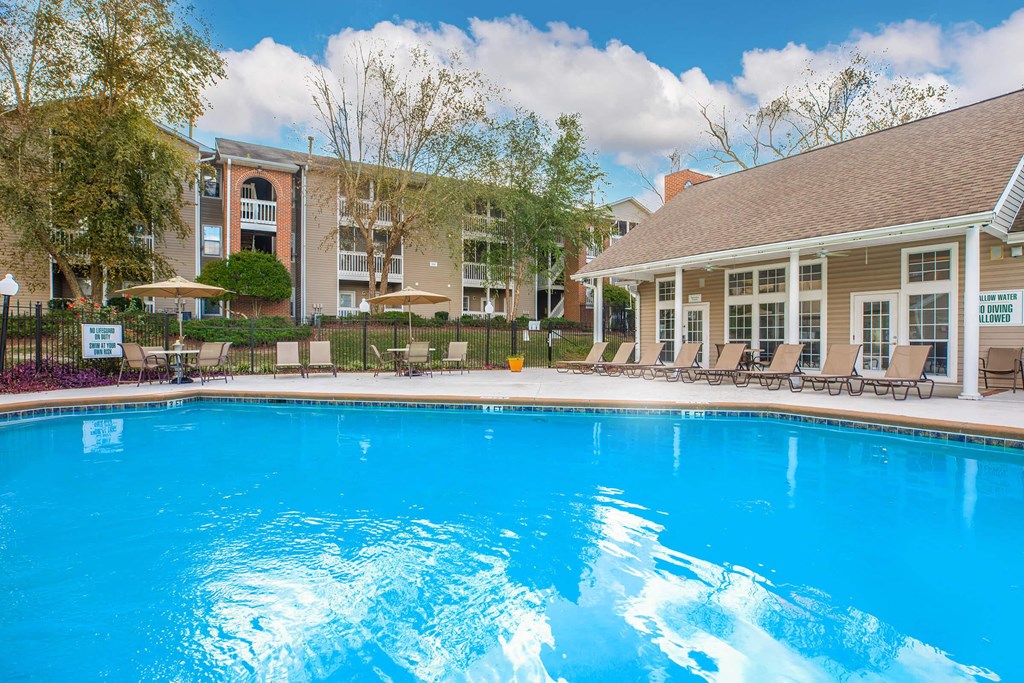 swimming pool at Arbors at Windsor Lake, Columbia  