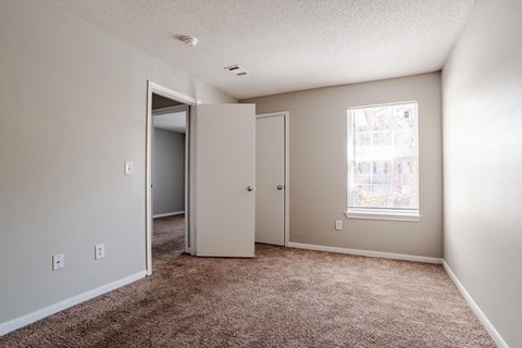 Plush Carpeting at Brookside Pointe Apartments, South Carolina