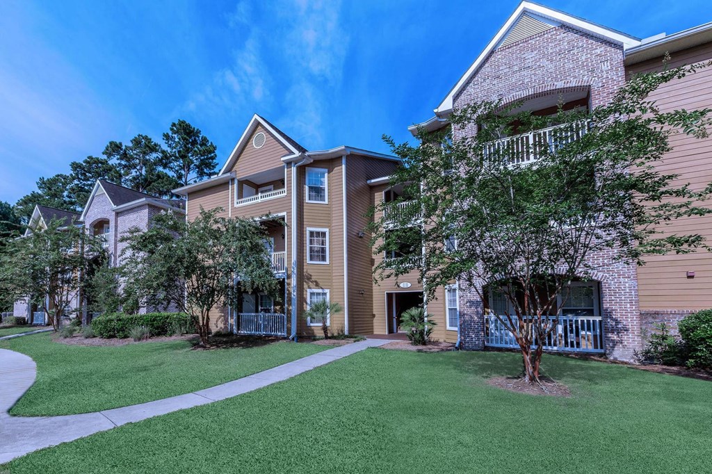 Community Exterior and Green Walkways Community Exterior and Green Walkways at Cross Creek Apartments, Beaufort, 29906