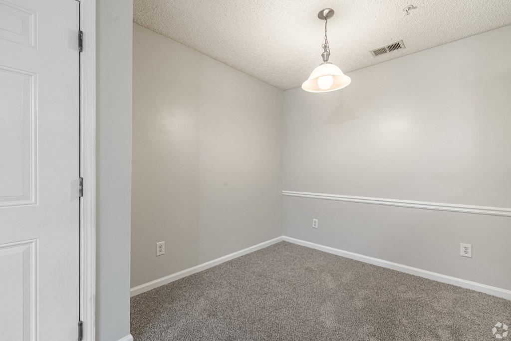 Plush Carpeting at Cross Creek Apartments, Beaufort, SC, 29906