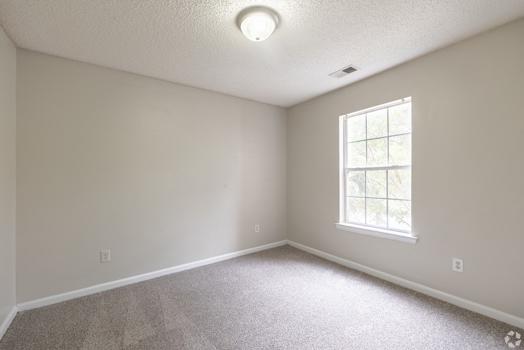 Lush Wall-to-Wall Carpeting at Cross Creek Apartments, Beaufort, 29906