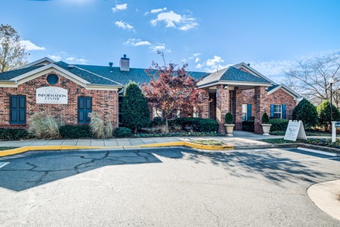 Exterior Landscape at The Regency Apartment Homes, Manassas, 20109